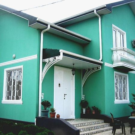 Guest House Green House Zugdidi Eksteriør bilde