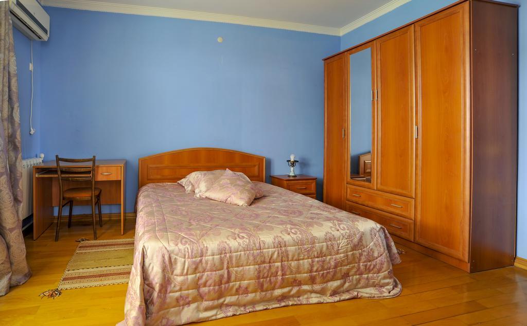 Guest House Green House Zugdidi Eksteriør bilde